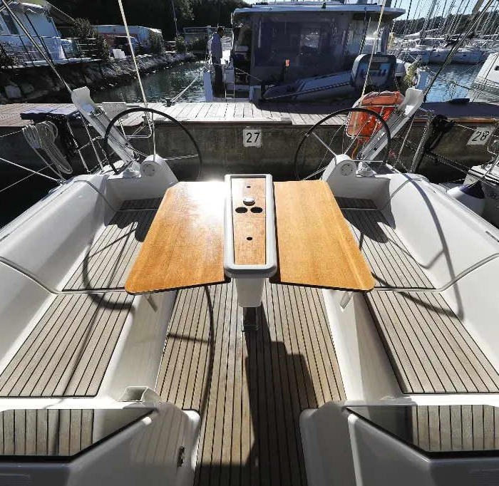 Economy | Dufour 382 GL photo 3