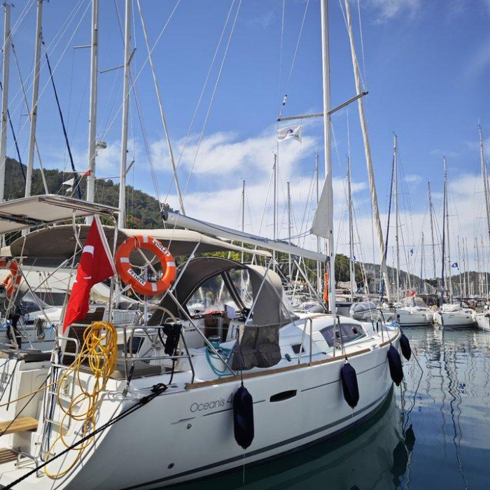 Violet | Oceanis 40 photo 2