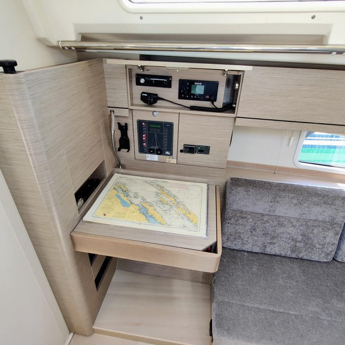 Fany | Hanse 388 photo 9