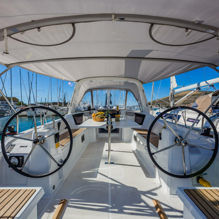 Obsession | Oceanis 38.1 photo 15