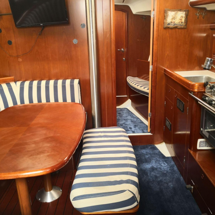 Andromeda | Beneteau 393 photo 12