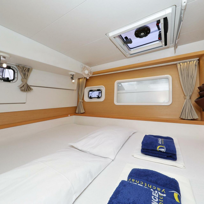 Ladies First | Lagoon 400 S2 photo 3