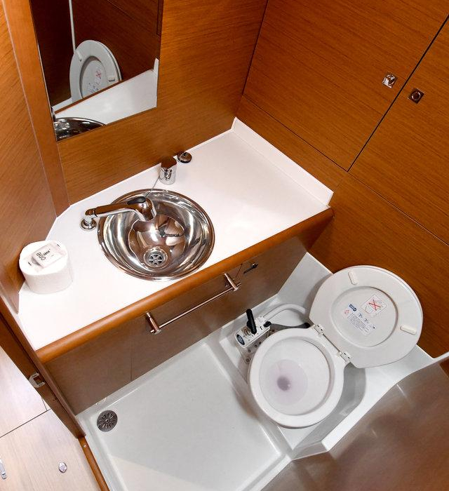 Kiss Kiss | Sun Odyssey 419 photo 23