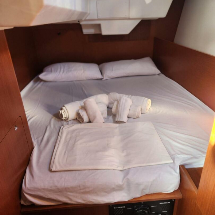 Monica | Oceanis 38 photo 10