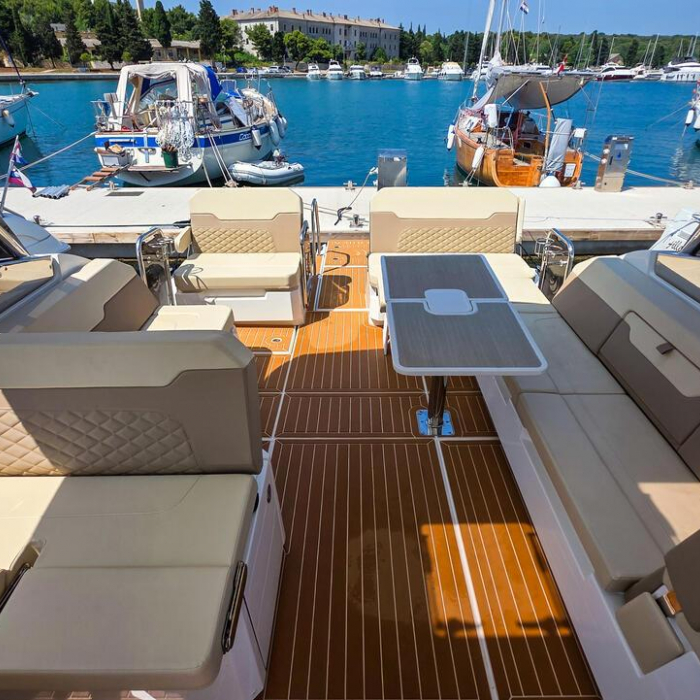 NN | Aquila 32 photo 9