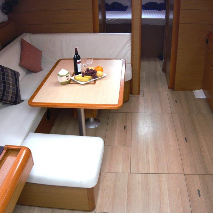 Aurora Belle | Sun Odyssey 469 photo 13