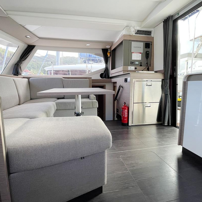 Barnacle | Fountaine Pajot Isla 40 photo 18