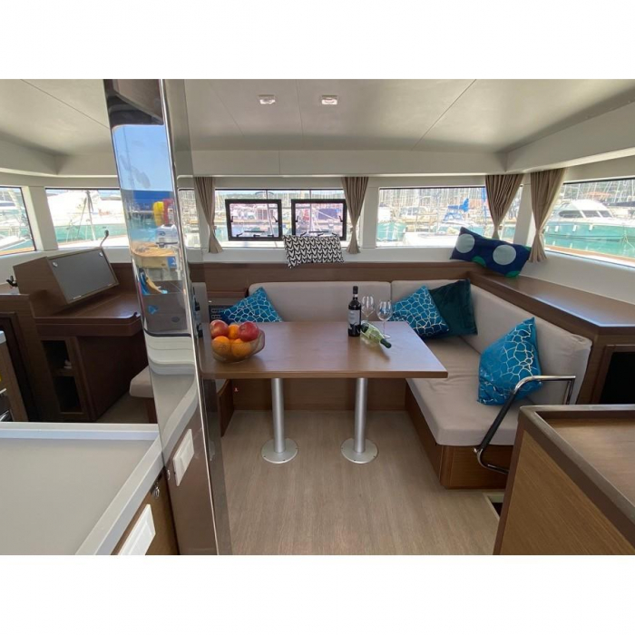 Orso di Mare | Lagoon 40 photo 9