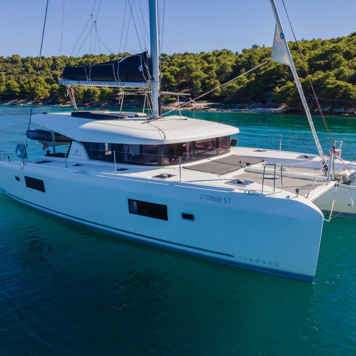 FIND US | Lagoon 42 Owner version photo 7