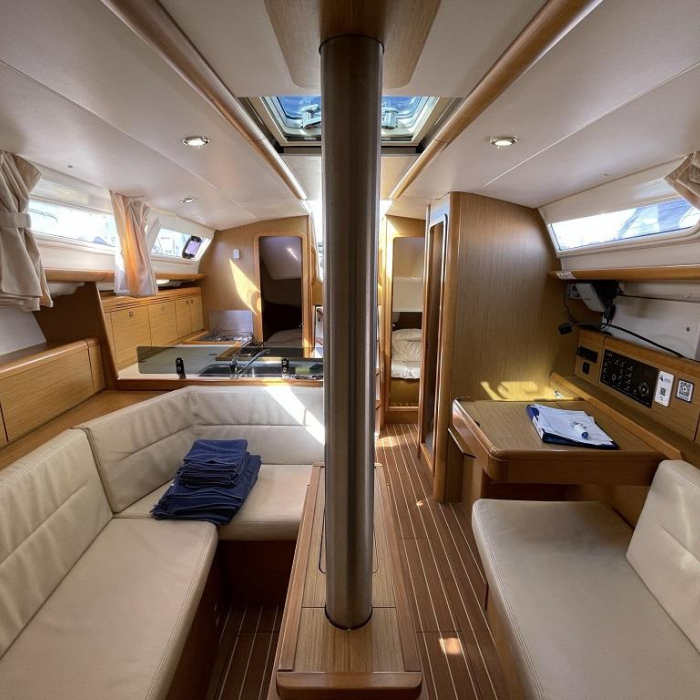 Mala | Sun Odyssey 36i photo 15