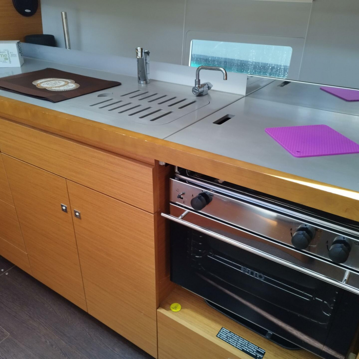 Thymus | Dufour 430 photo 11