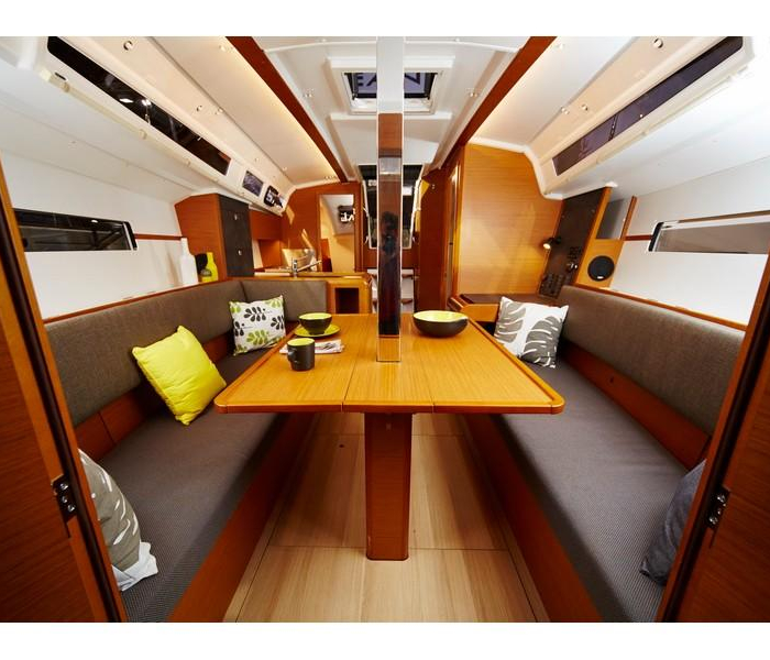 Bravo Kiss | Sun Odyssey 349 photo 3