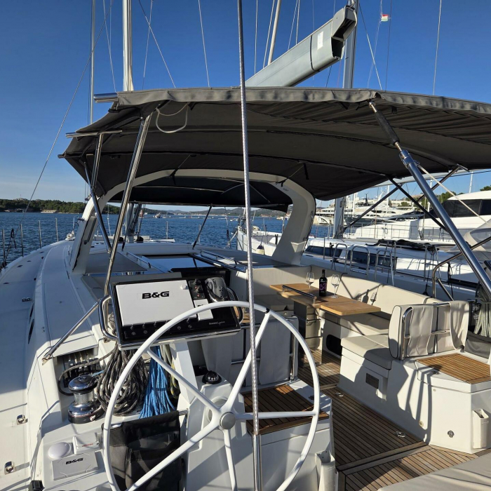 OLGA V | Oceanis 62 photo 25