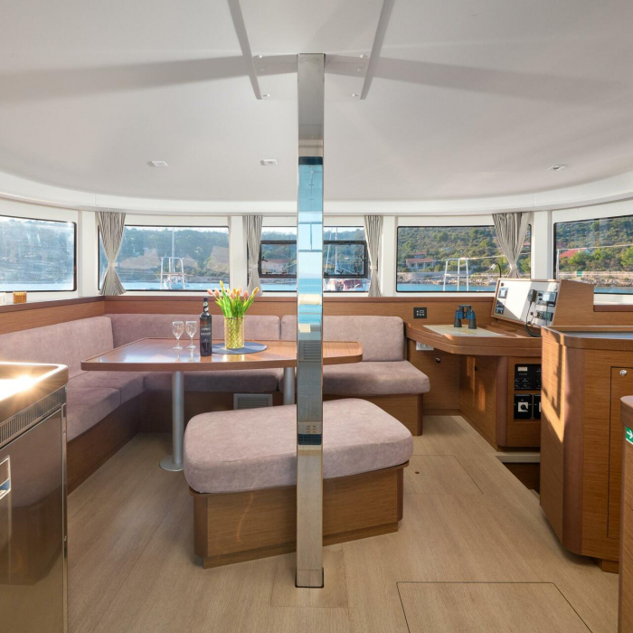 Barney | Lagoon 42 photo 16