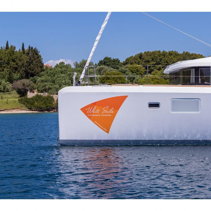 Lost Cat | Lagoon 39 photo 1