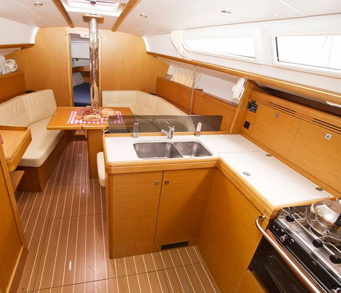 Izella | Sun Odyssey 36i photo 4