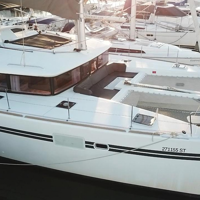 Diva | Lagoon 450 Fly photo 15