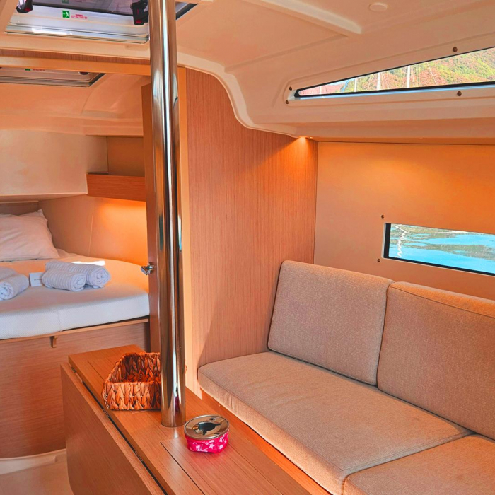 Lima | Oceanis 30.1 photo 12