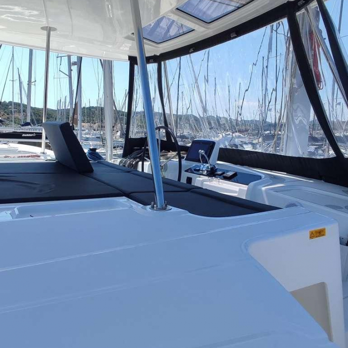 Rocky | Lagoon 46 photo 2