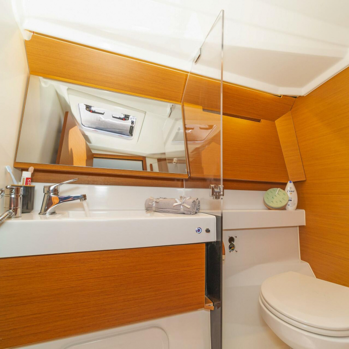 Sea Whisper | Sun Odyssey 410 photo 8