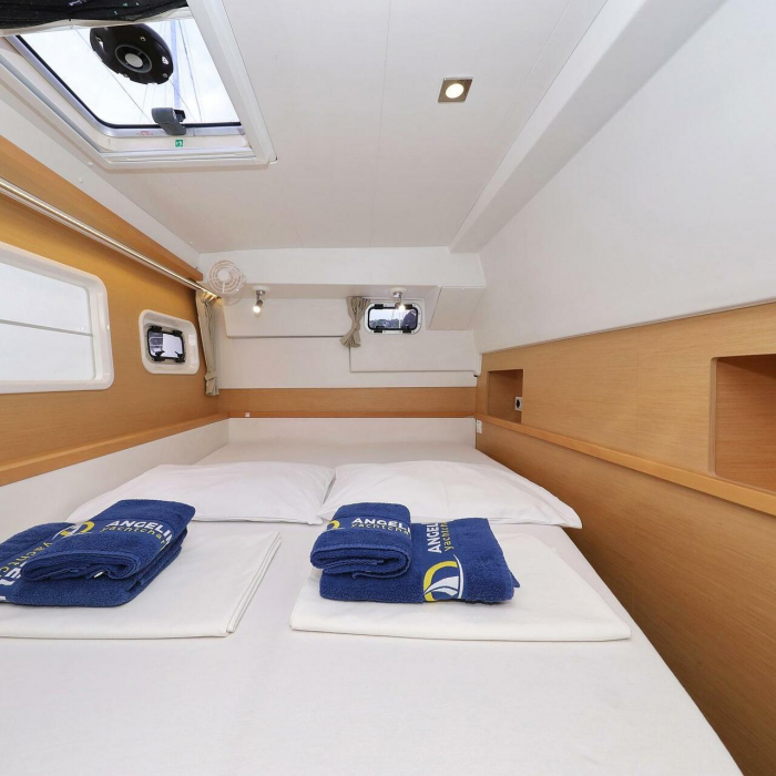 Ladies First | Lagoon 400 S2 photo 38