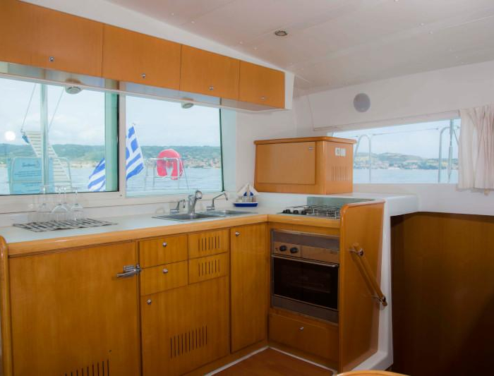 Dynamis | Lagoon 420 photo 8