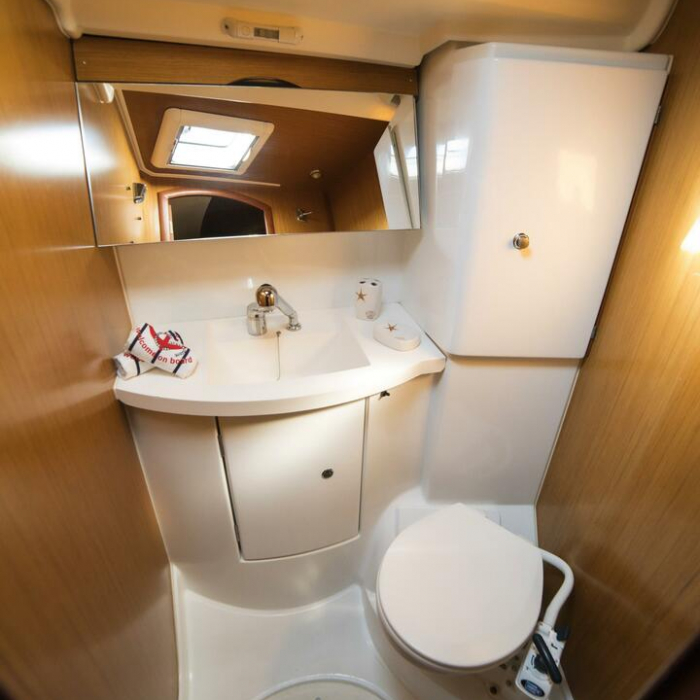 Triton | Sun Odyssey 42i photo 8