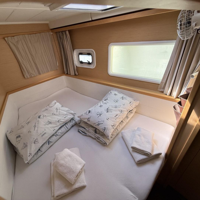 Cava | Lagoon 39 photo 17