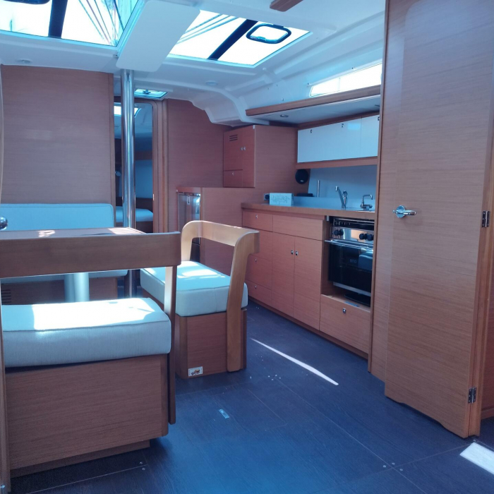 Thymus | Dufour 430 photo 12