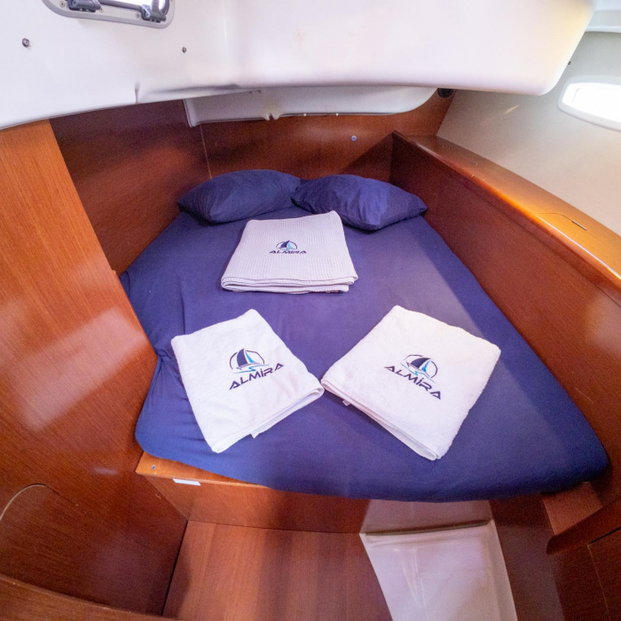 Violet | Oceanis 40 photo 17