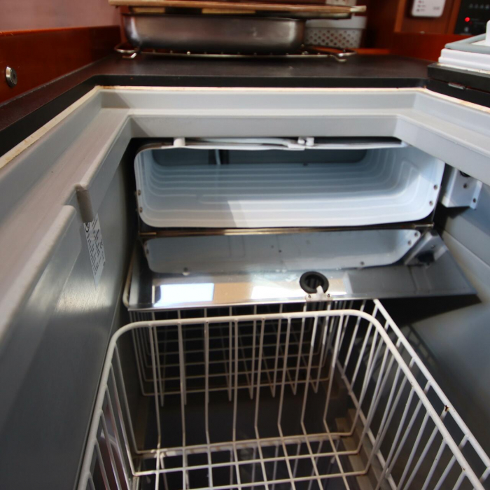 First | Oceanis 41.1 photo 20