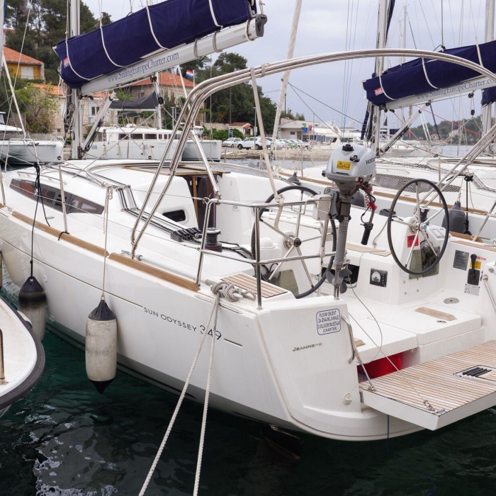 Siberia | Sun Odyssey 349 photo 1