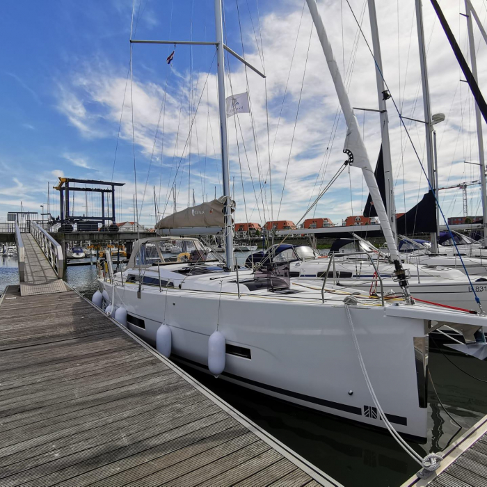 Antares | Dufour 390 Grand Large photo 11