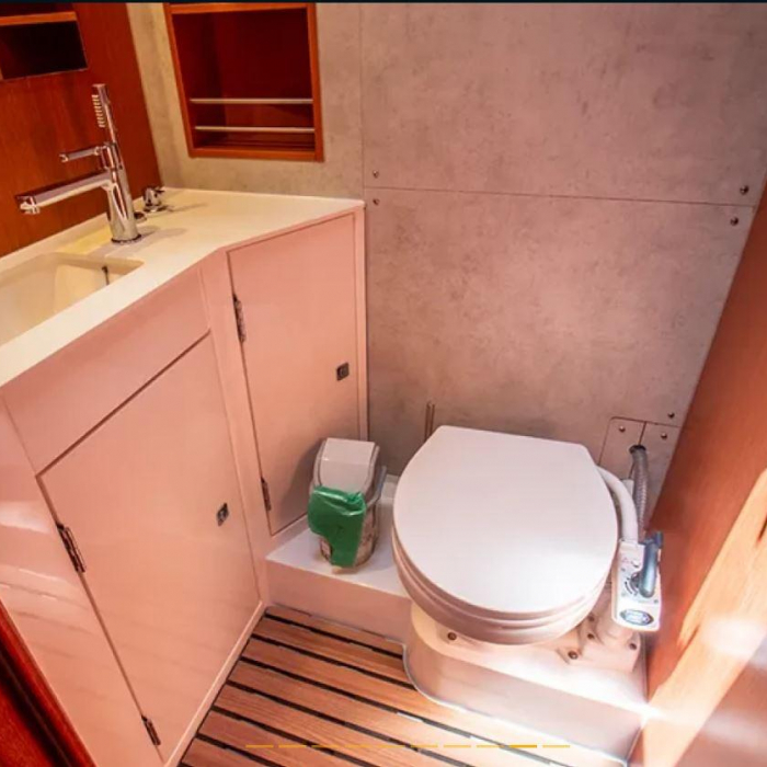 King Julian | Sun Odyssey 36i photo 2