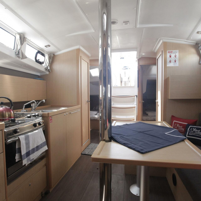 Missy | Oceanis 38.1 photo 16