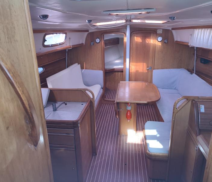 Big Blue Horizon | Bavaria 37 Cruiser photo 2