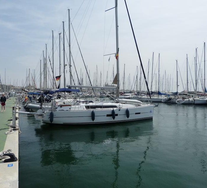 Sunny Blue | Dufour 382 GL photo 9