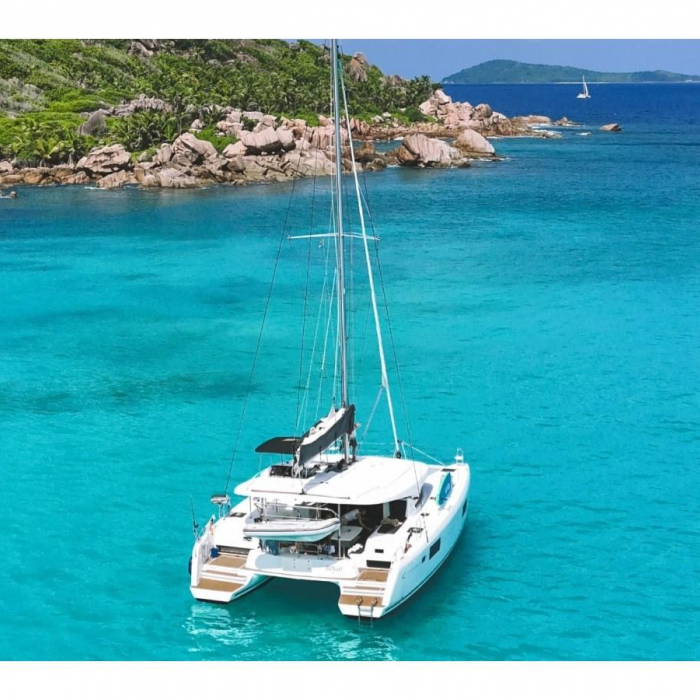 Bingo | Lagoon 42 Owner photo 1