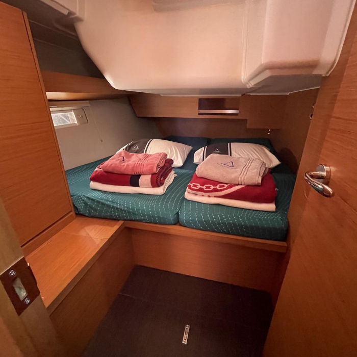 Sweet | Dufour 430 GL photo 16