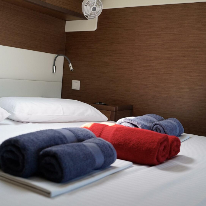 Blue Velvet | Lagoon 52 photo 34