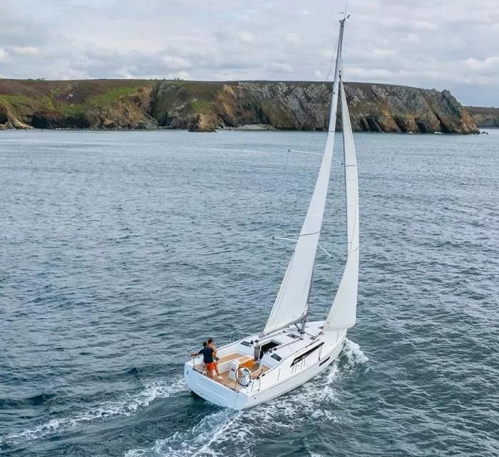 Uraz | Oceanis 37.1 photo 9