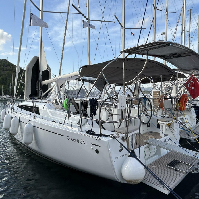 Sail Altair | Oceanis 34.1 photo 2