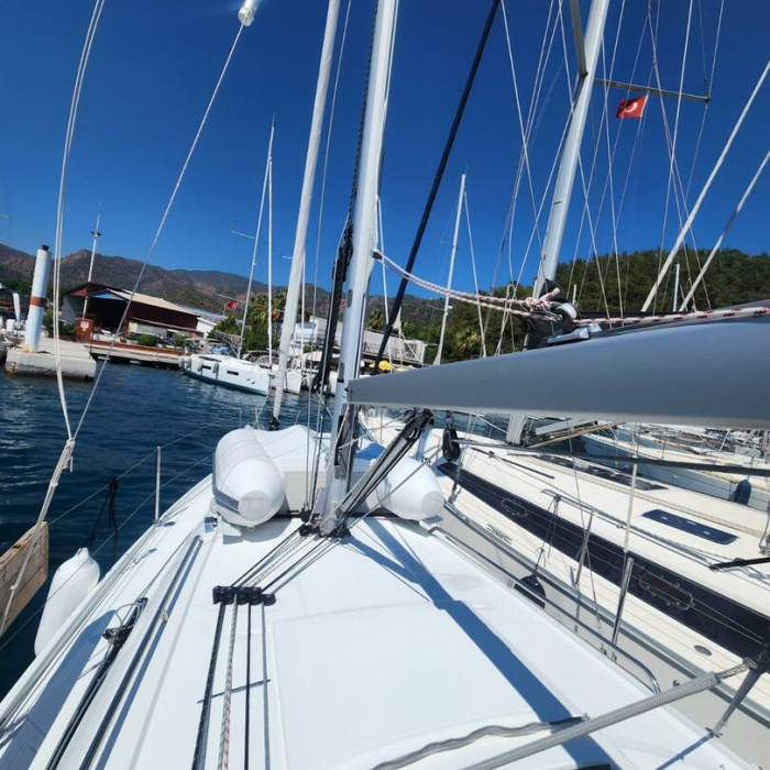 Lima | Oceanis 30.1 photo 5