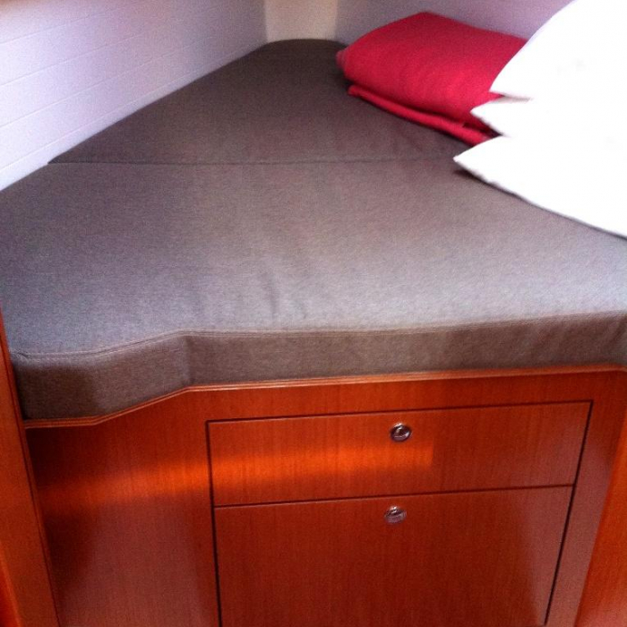 Izar | Bavaria Cruiser 32 photo 9