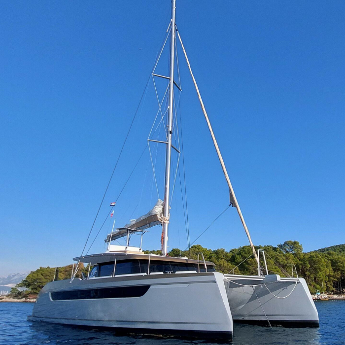 Gold | Luna 49 photo 23