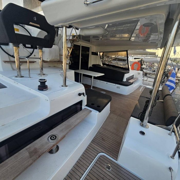 Aelia | Lagoon 43 photo 5