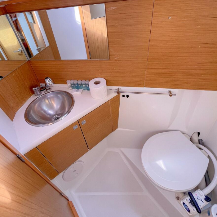 Beethoven ( with Bowthruster ,Solar Panels) | Sun Odyssey 44 i photo 1