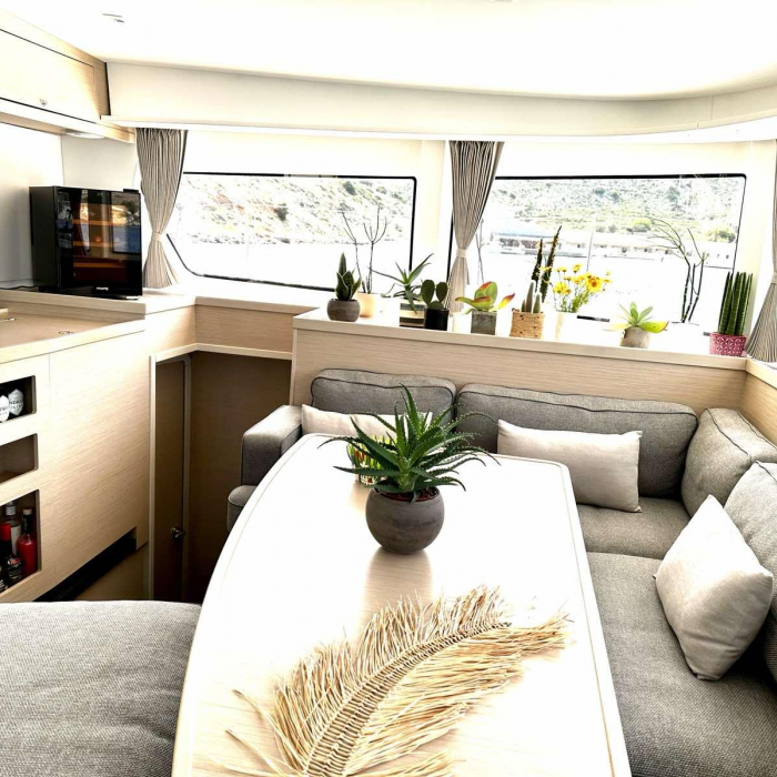 Karla | Lagoon 42 photo 3