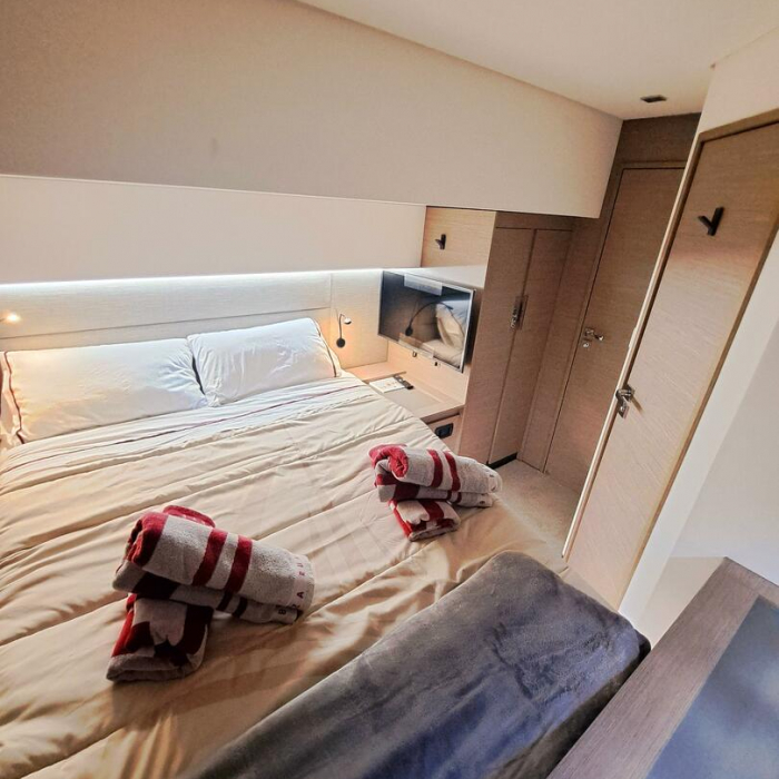 LE GRAND BOGAVANT | FOUNTAIN PAJOT Aura 51 photo 16