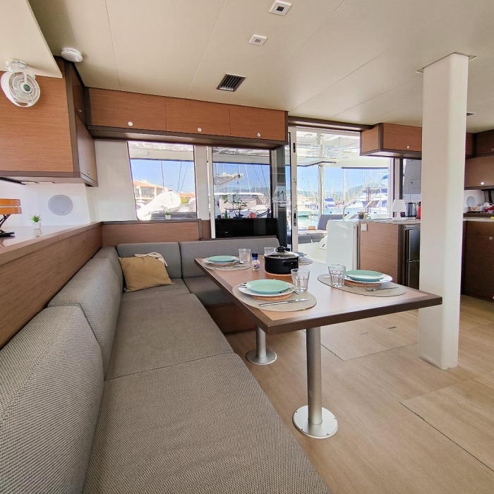 Zanzibar | Lagoon 52F photo 4